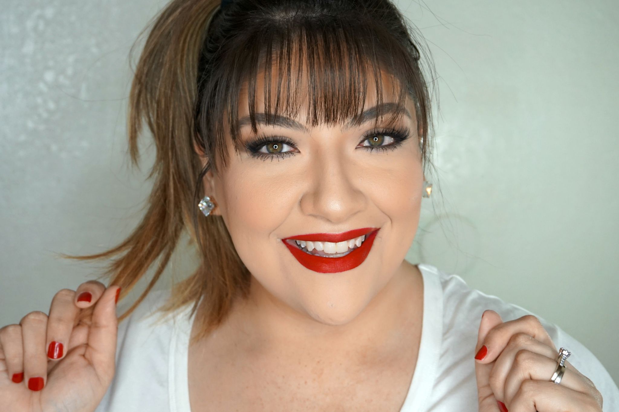 Holiday Glam: The Classic Red Lipstick – Christmas Makeup Tutorial