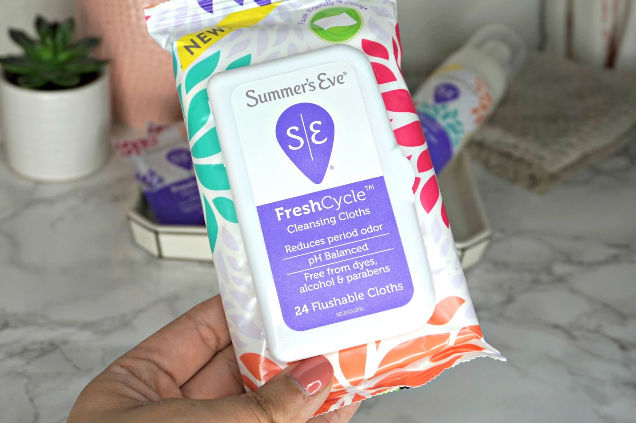 Simple Ways To Boost Your Self-Confidence During Your Period // How to Boost Your Self-Confidence // Self-Care During Your Period | Beauty With Lily #ad #FreshCycle #SEFreshAF #SummersEve