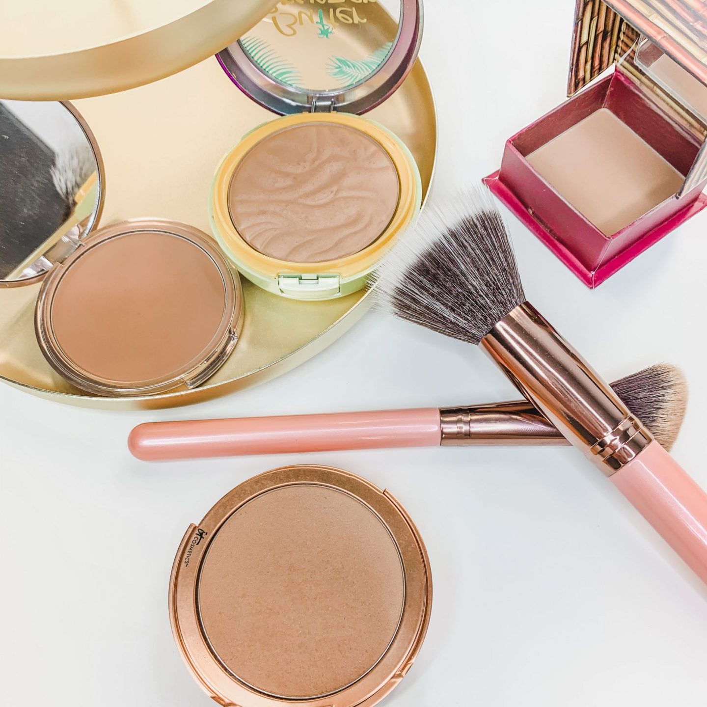 Ultimate Guide to Bronzer // How to Apply Bronzer // How to Contour // What is Bronzer? // Makeup 101 // Makeup Basics // Makeup for Beginners // How to Use Bronzing Powders // Best Bronzers | Beauty With Lily #makeup101 #makeupbasics 