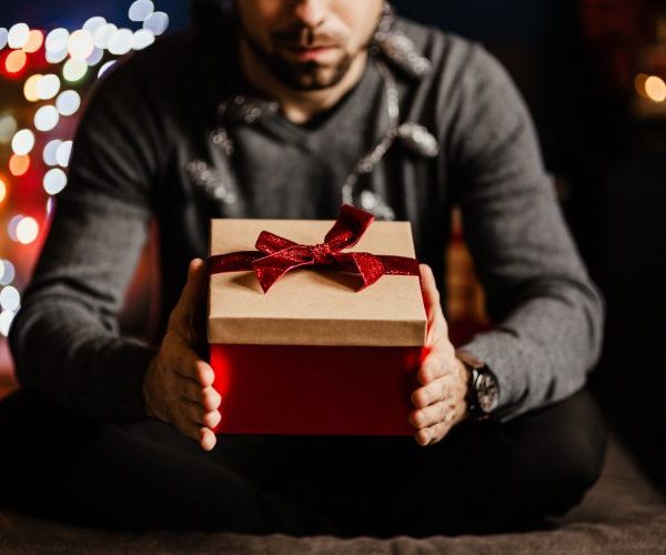 Gift Guide for Men // Gifts for Him // Gift Ideas for Guys // Christmas Gift Ideas // Gifts for all Budgets // Stocking Stuffers For Men // Gifts Under $100 // Gifts Under $50 | Beauty With Lily